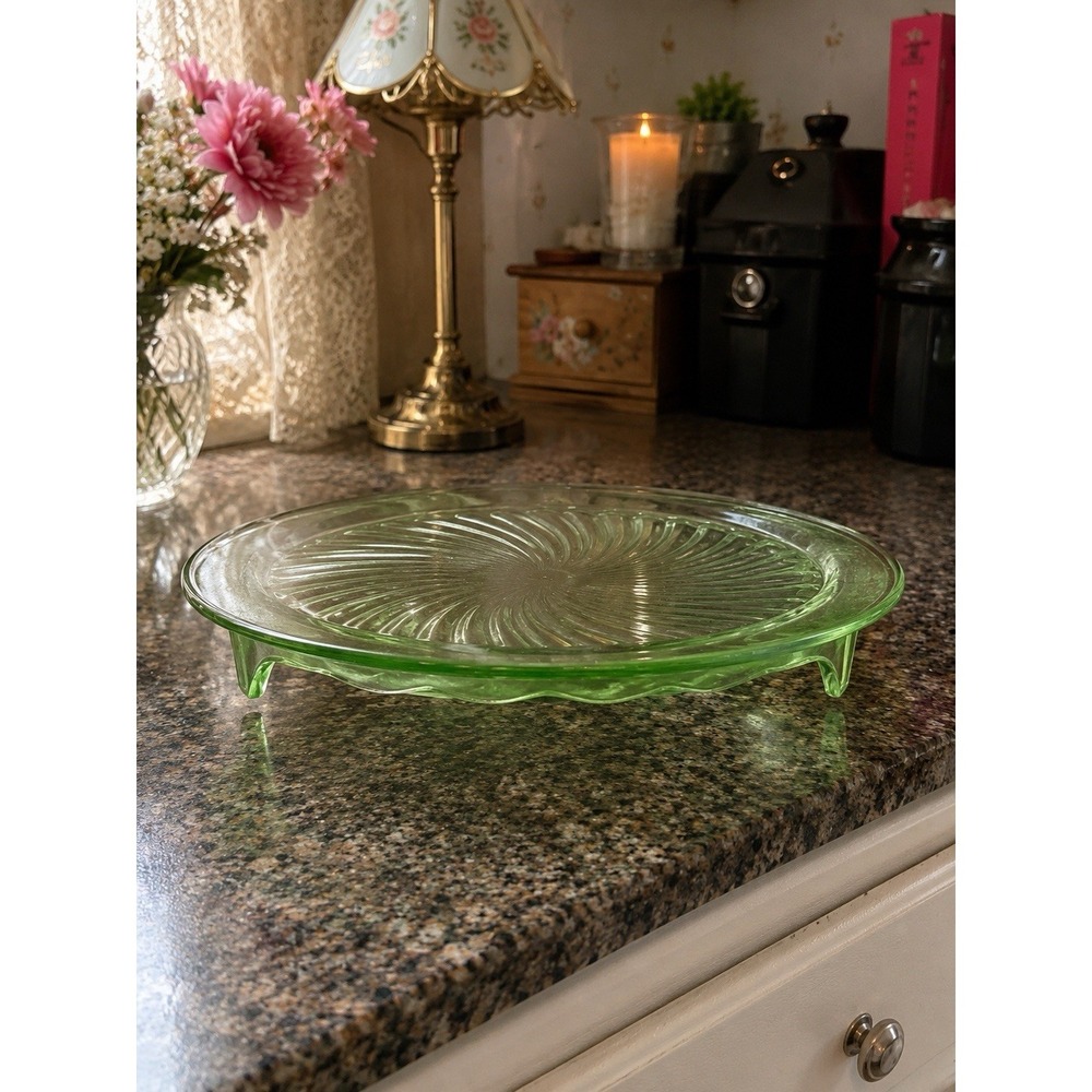 Vintage Anchor Hocking Depression Uranium Glass Spiral Pattern Cake Plate 10"